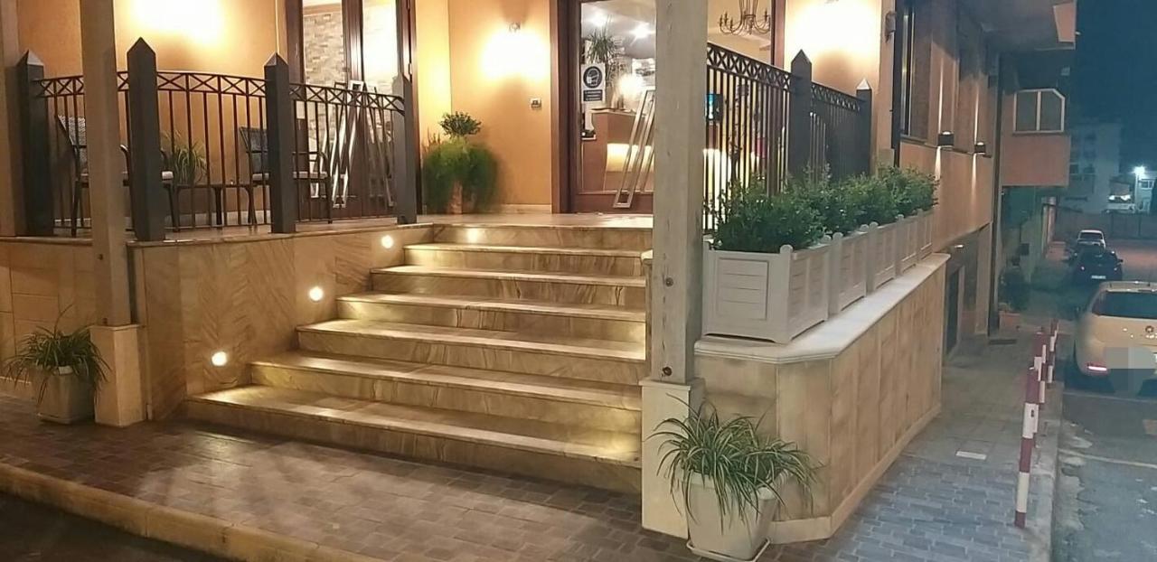 Hotel La Conca Villa San Giovanni Dış mekan fotoğraf